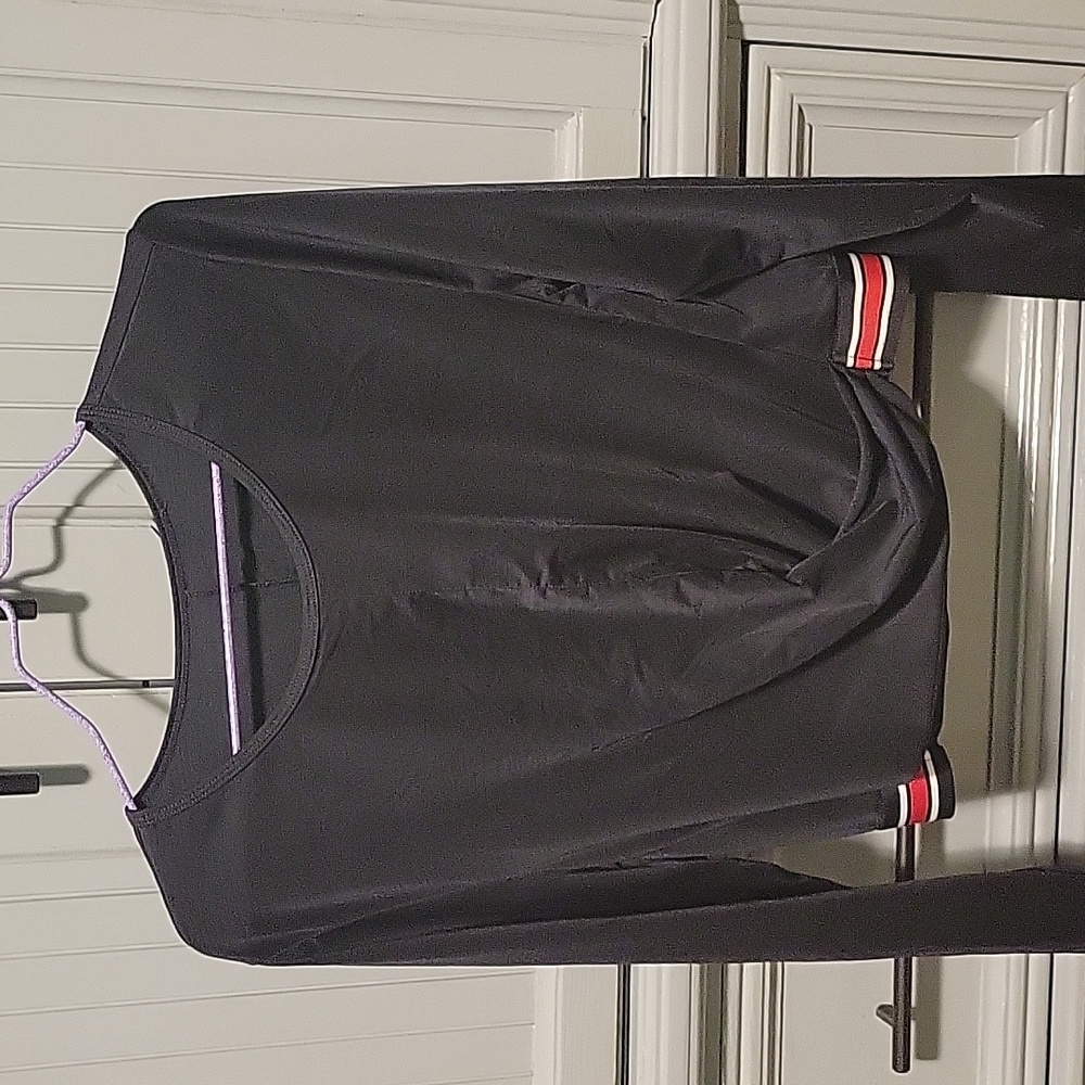 Fabletics light twist long sleeve with thumb holes